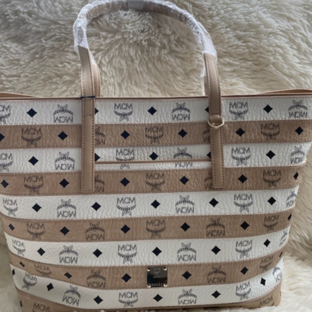 NWT MONOGRAM TWO TONED MCM TOTE BAG